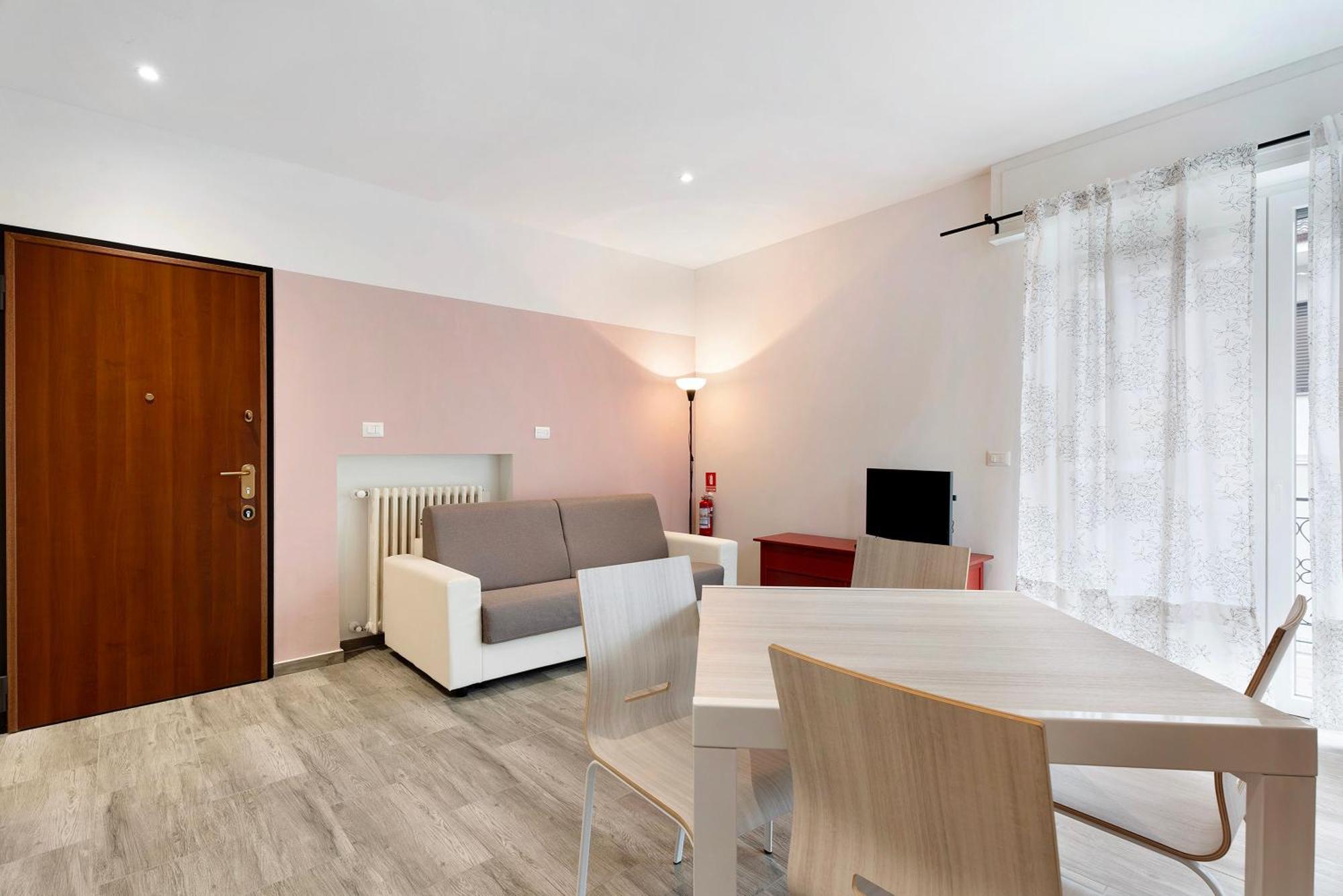 Sweet Home Apartments Peperoncino Arona Bagian luar foto