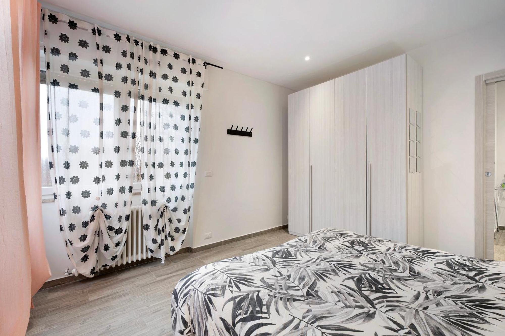 Sweet Home Apartments Peperoncino Arona Bagian luar foto