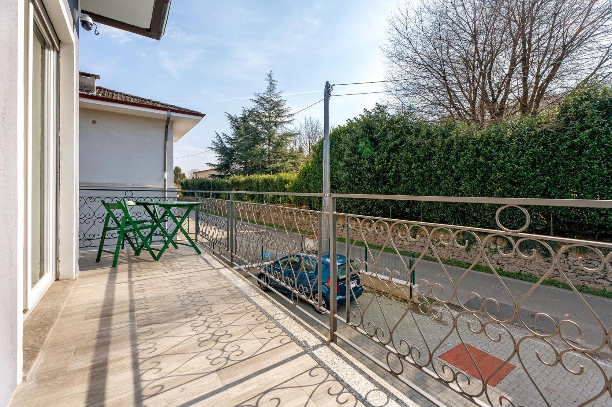 Sweet Home Apartments Peperoncino Arona Bagian luar foto
