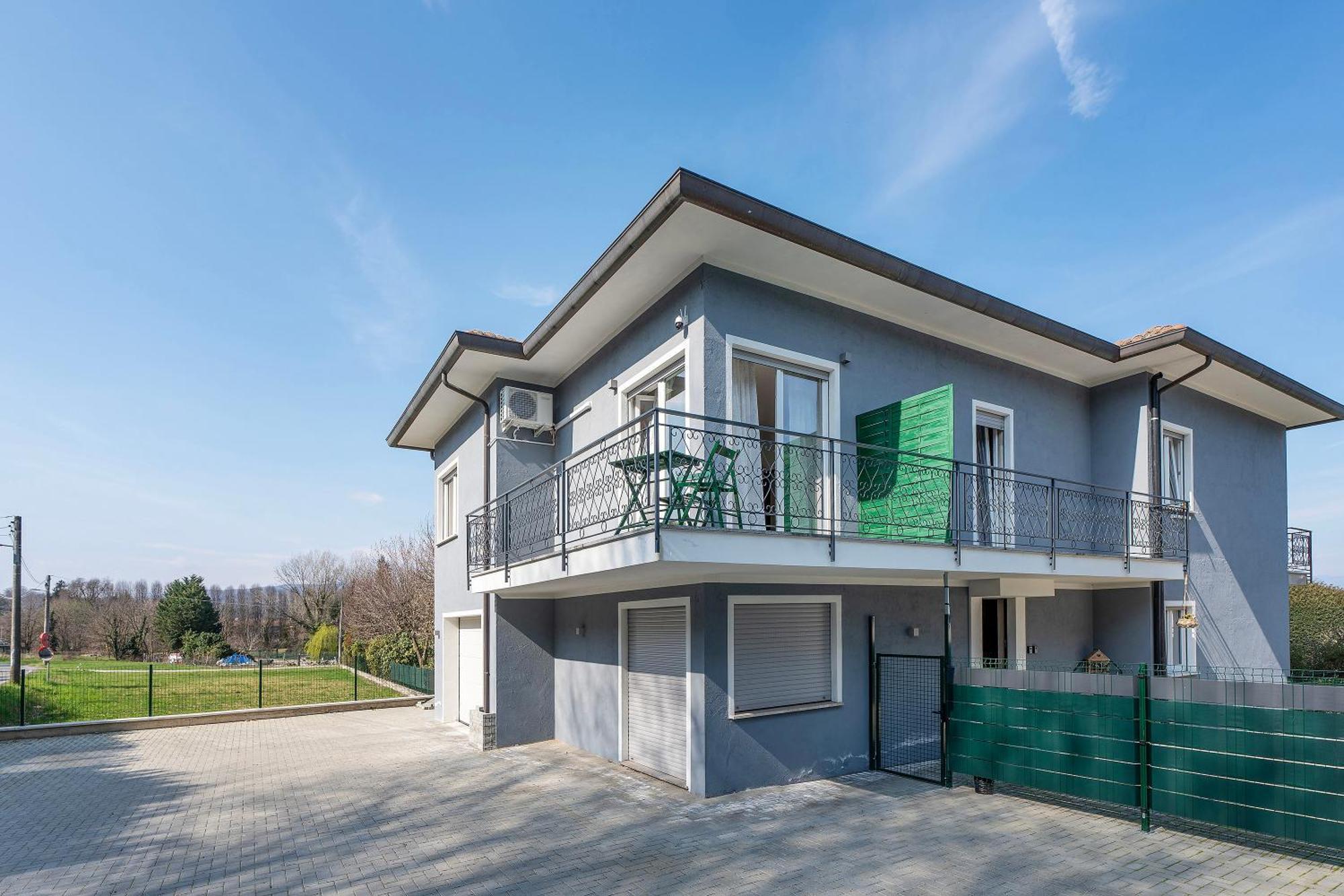 Sweet Home Apartments Peperoncino Arona Bagian luar foto